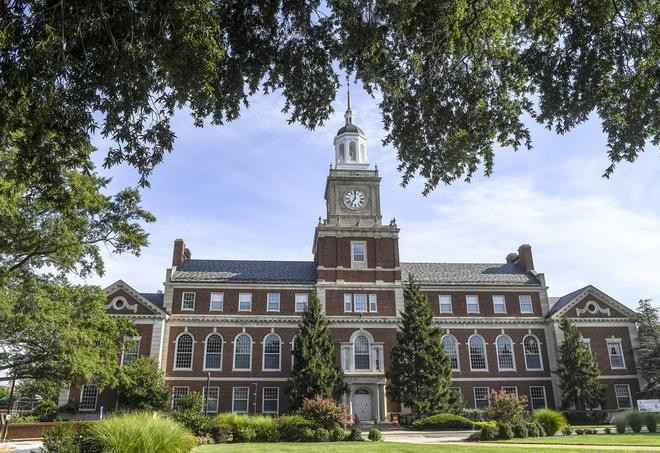 Bị đe dọa đánh bom, sinh viên trường đại học ở Mỹ phải sơ tán hai lần - 1