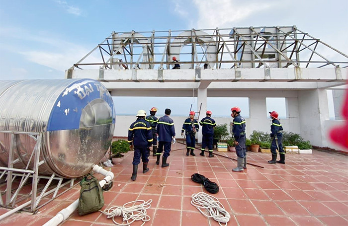 Lính cứu nạn, cứu hộ - anh là ai? - 3