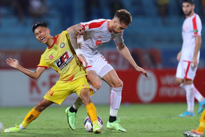 Đánh bại CLB Thanh Hoá, Viettel vươn lên thứ 4 V-League - 1