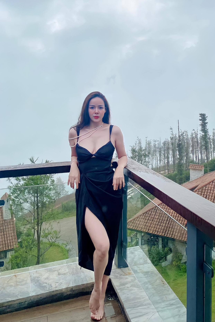 Nhan sắc đời thực gợi cảm không kém trên phim của Diễm Hương 'Gara hạnh phúc' - 4