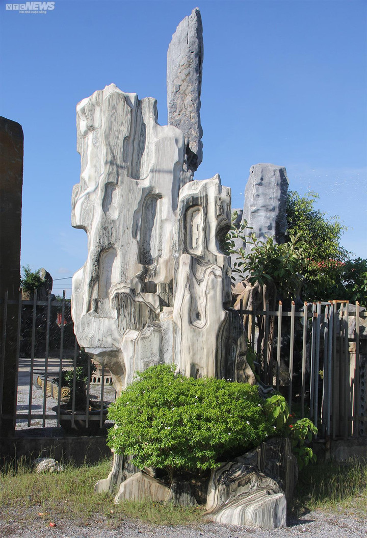 Ảnh: Những tuyệt phẩm bằng đá giá hàng trăm triệu đồng - 10