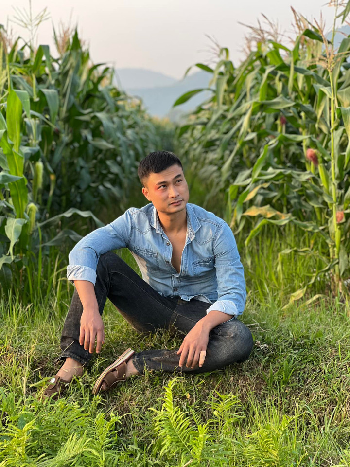 Duy Hưng 'Gara hạnh phúc' khốn khổ nhịn cười khi quay với Bảo Anh - 4