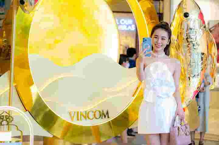 Đón trung thu gắn kết tại 'vũ trụ đa sắc' Vincom - 5