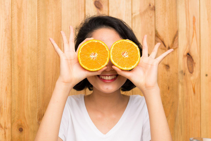 Thực hư về tác dụng của kính chống ánh sáng xanh - 2