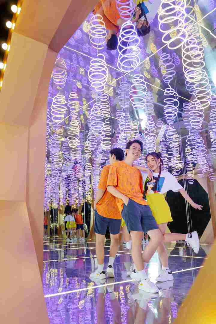 Đón trung thu gắn kết tại 'vũ trụ đa sắc' Vincom - 7
