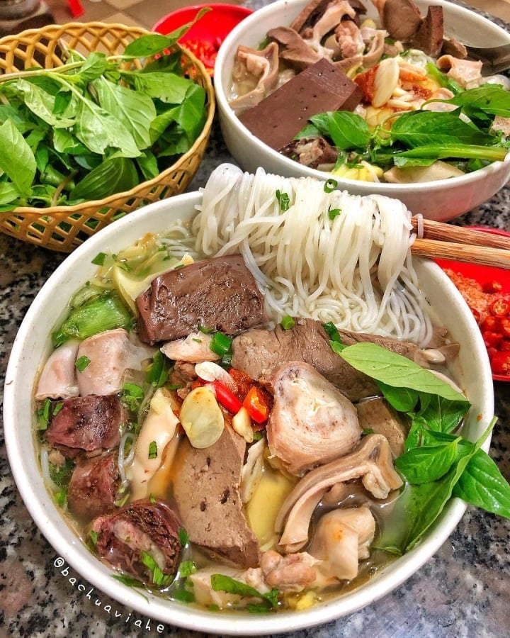 Ẩm thực Việt có món bún lòng cực