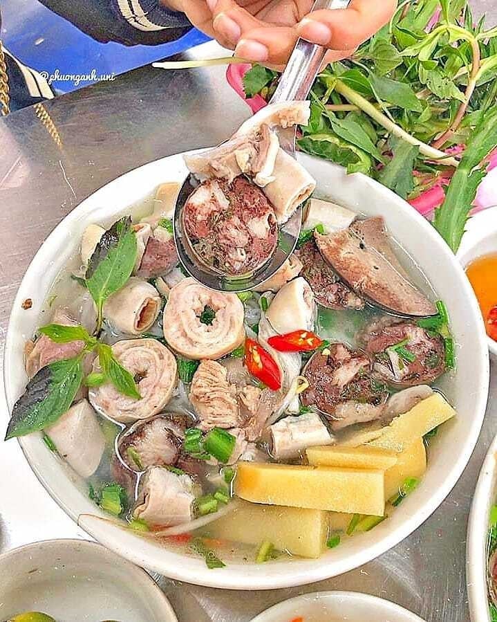 Ẩm thực Việt có món bún lòng cực