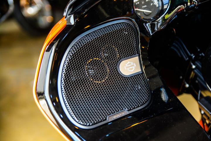 Harley-Davidson Road Glide CVO màu đặc biệt giá hơn 2,3 tỷ đồng - 10