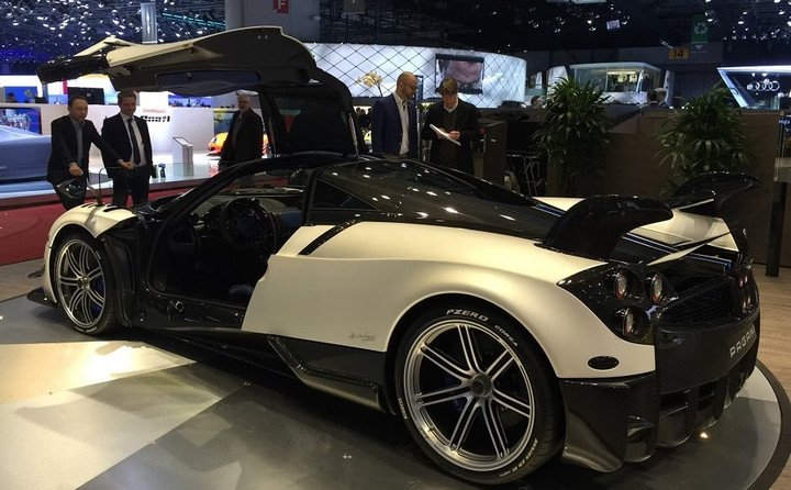 5 mẫu xe sản xuất dành riêng cho giới triệu phú - 4