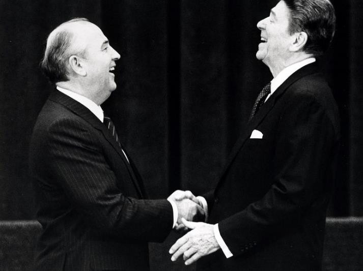 Nhìn lại cuộc đời của lãnh đạo Liên Xô Mikhail Gorbachev qua ảnh - 1