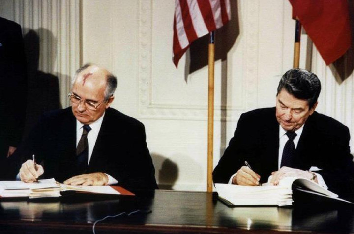 Nhìn lại cuộc đời của lãnh đạo Liên Xô Mikhail Gorbachev qua ảnh - 3