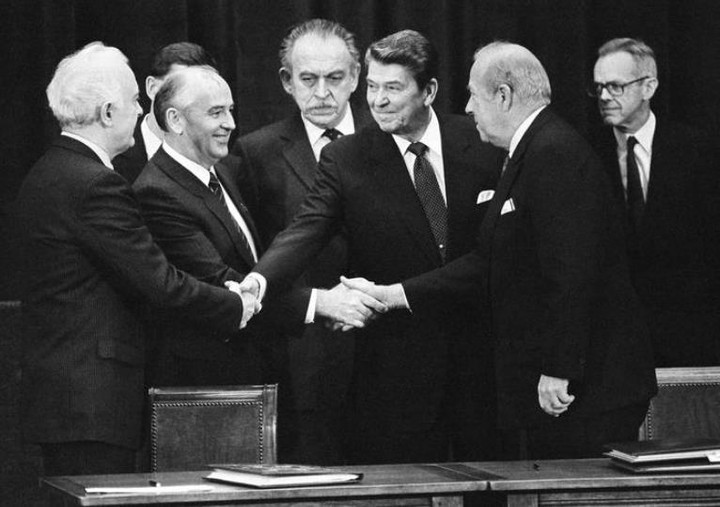 Nhìn lại cuộc đời của lãnh đạo Liên Xô Mikhail Gorbachev qua ảnh - 2