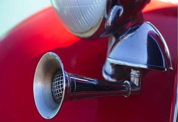 Những tính năng trên ô tô của thập niên 80 giờ trở nên lạc hậu - 5