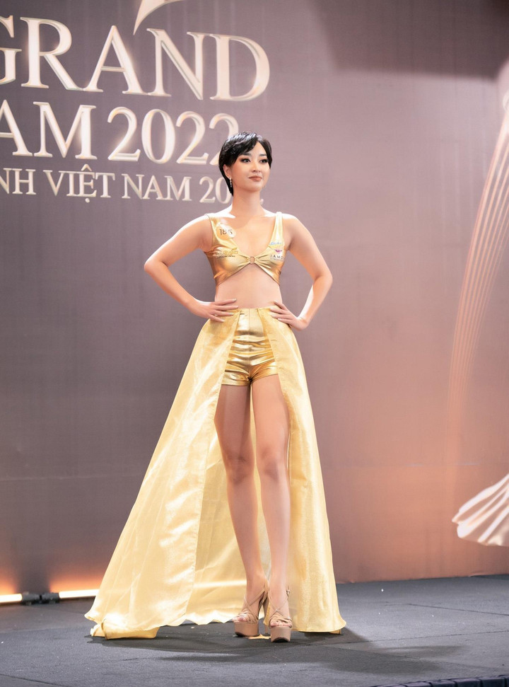 Hoa hậu Hòa bình ảnh 3 Những cô gái thi hoa hậu như chạy show - 3