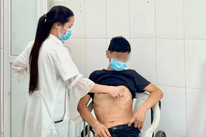 Suy kiệt, mờ mắt, loét da sau khi uống thuốc nam trị tiểu đường - 1