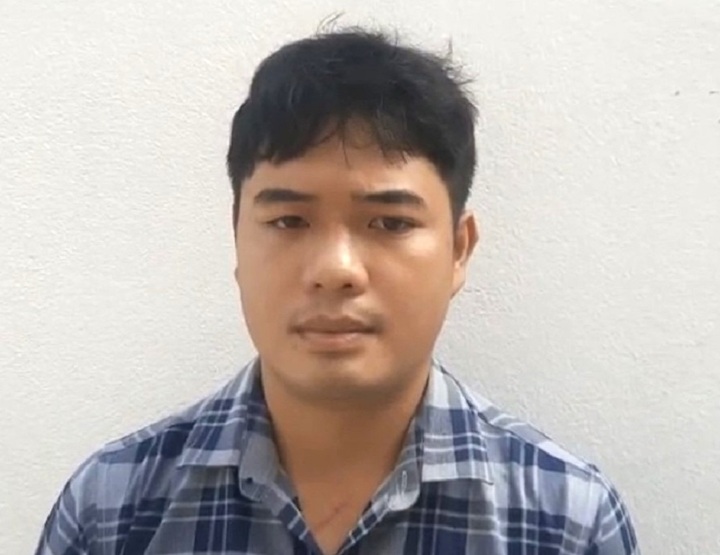 Bắt thanh niên dùng súng cướp tiền của người đi đường - 1
