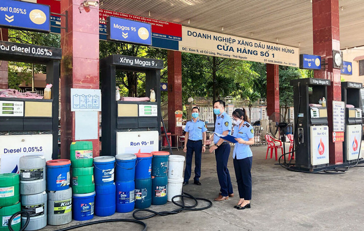 Bộ Công Thương lập 3 tổ kiểm tra, giám sát kinh doanh xăng dầu - 1