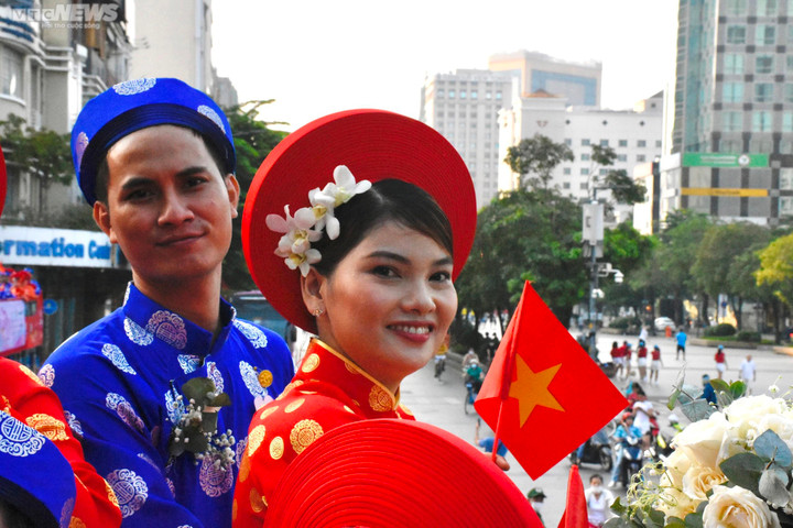 TP.HCM: 100 cặp đôi rạng rỡ trong đám cưới tập thể đúng ngày Quốc khánh 2/9 - 7