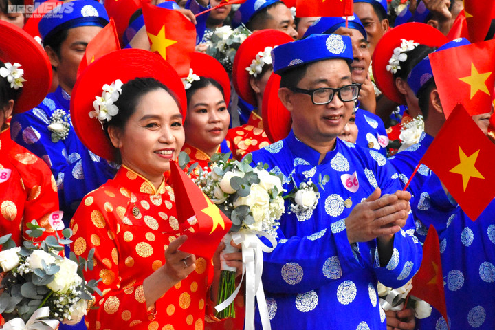 TP.HCM: 100 cặp đôi rạng rỡ trong đám cưới tập thể đúng ngày Quốc khánh 2/9 - 2