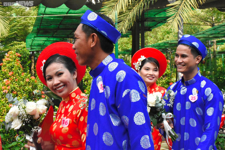 TP.HCM: 100 cặp đôi rạng rỡ trong đám cưới tập thể đúng ngày Quốc khánh 2/9 - 13