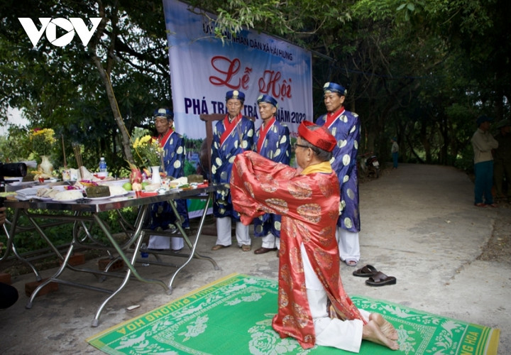 Người dân nô nức trẩy hội 'phá trằm' bắt cá sau 2 năm gián đoạn do dịch bệnh - 4