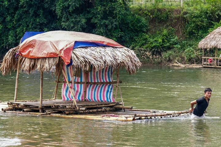 Thuyền bè cắm trại phủ kín mặt sông Bôi ở Hòa Bình - 3