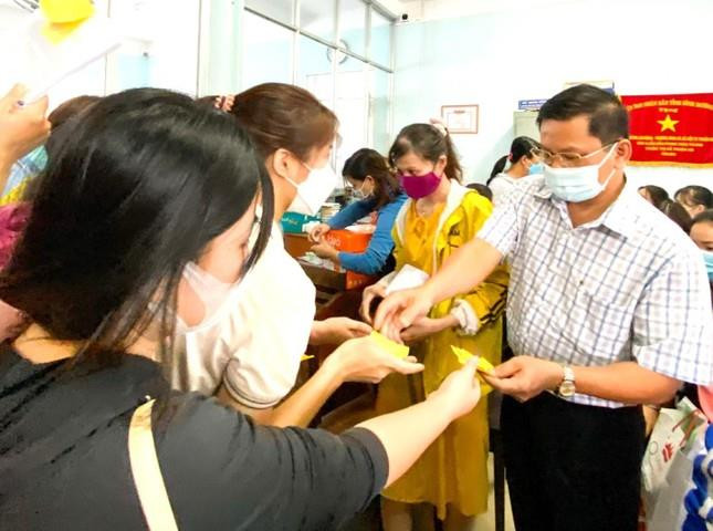 Bình Dương tồn đọng tiền hỗ trợ COVID-19 do không tìm ra người nhận - 1