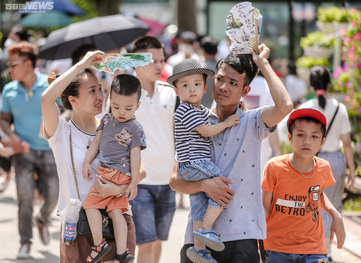 Thời tiết ngày 3/9: Bắc Bộ và Trung Bộ nắng nóng, Nam Bộ mưa dông - 1