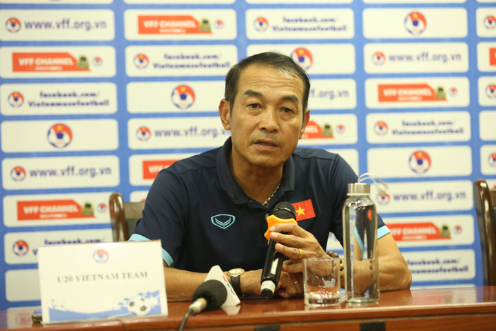 HLV Đinh Thế Nam: 'Cầu thủ U20 Việt Nam thiếu tự tin, chuyền sai nhiều' - 1