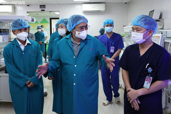 Ngày làm việc với lịch trình dày đặc, xuyên nghỉ lễ của Thủ tướng tại Phú Thọ - 11