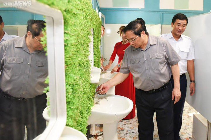 Ngày làm việc với lịch trình dày đặc, xuyên nghỉ lễ của Thủ tướng tại Phú Thọ - 3