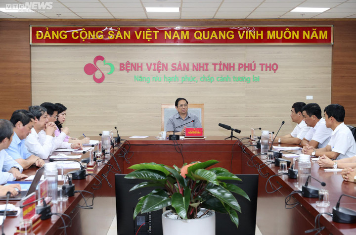 Ngày làm việc với lịch trình dày đặc, xuyên nghỉ lễ của Thủ tướng tại Phú Thọ - 12