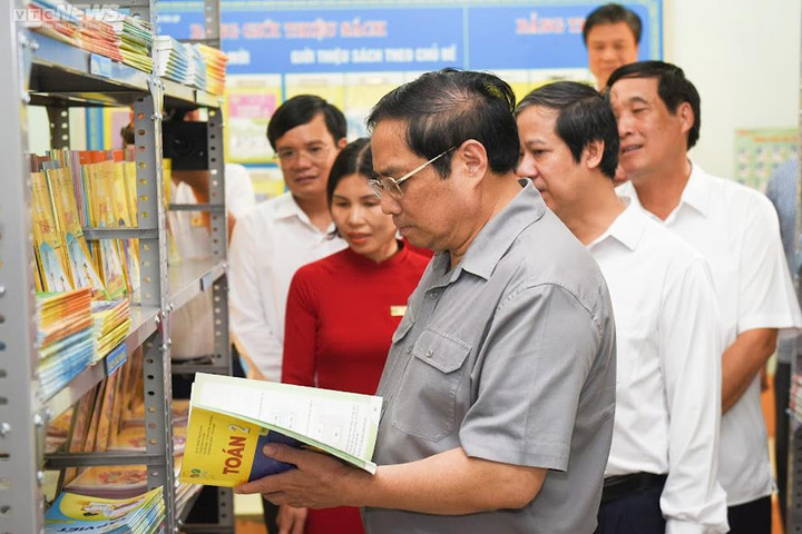 Ngày làm việc với lịch trình dày đặc, xuyên nghỉ lễ của Thủ tướng tại Phú Thọ - 2