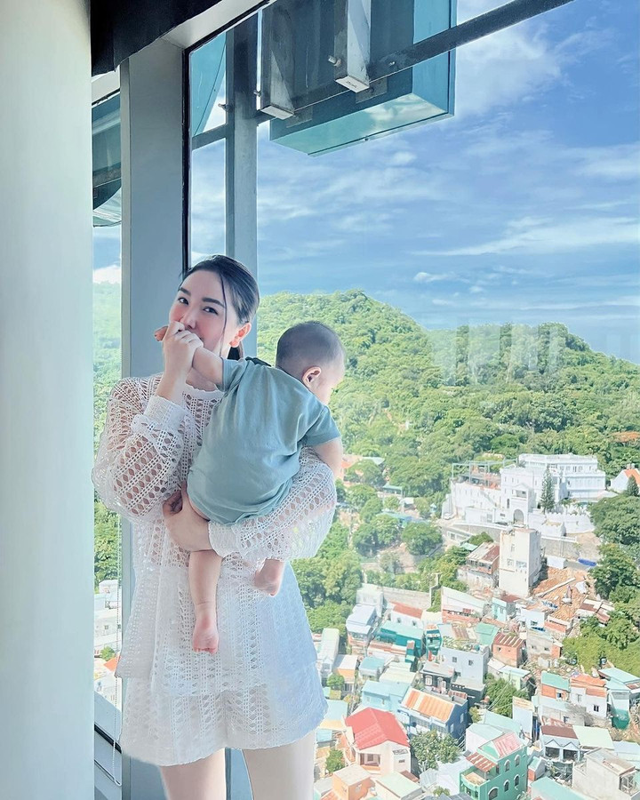 Sao Việt 6/9: Hoà Minzy vui vẻ bên bạn trai cũ, khẳng định 'mãi là gia đình' - 7