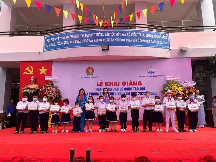 Hơn 734.000 học sinh Đồng Nai khai giảng năm học mới 2022-2023 - 1