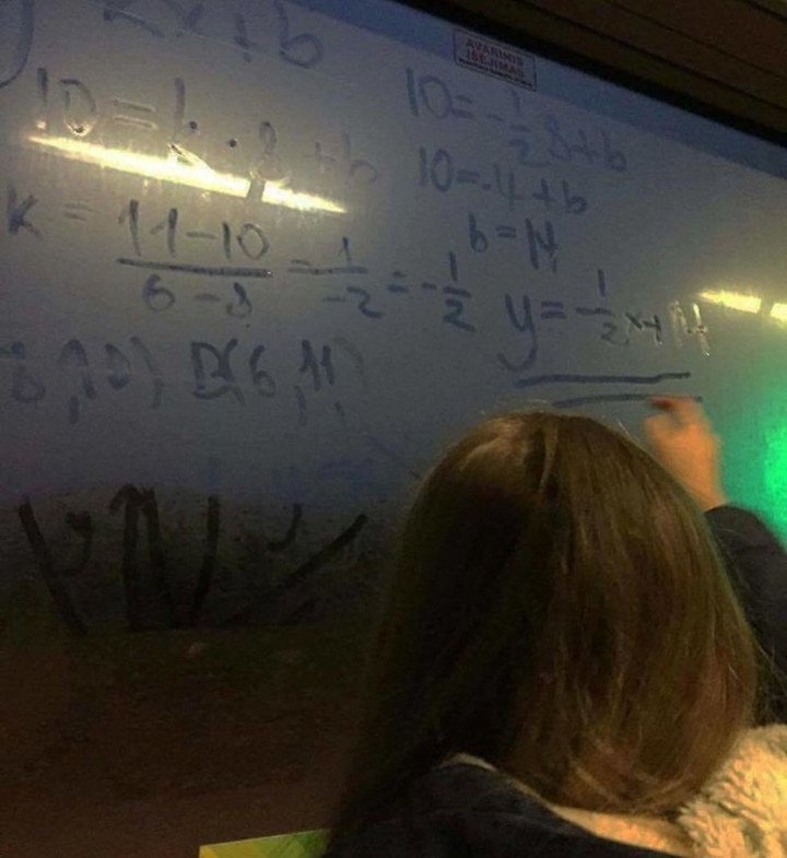 Những hành động khó tin từng xảy ra trên xe buýt khiến người nhìn tròn mắt - 10