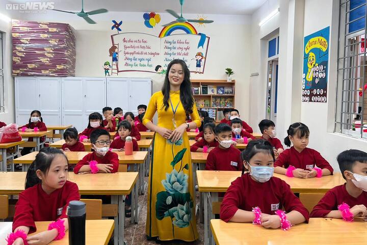 Học sinh mặc áo the, hát Xoan trong lễ khai giảng - 9