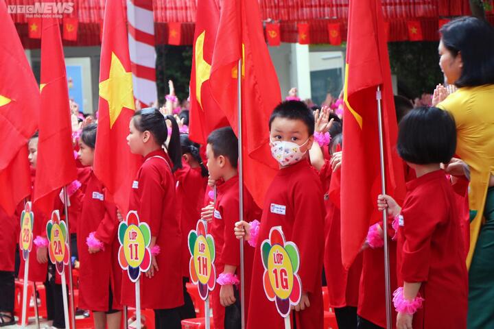 Học sinh mặc áo the, hát Xoan trong lễ khai giảng - 3