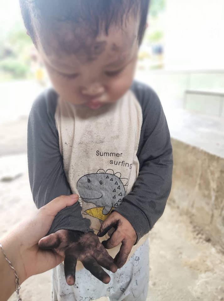 Cảnh 'nhanh tay lẹ mắt' của các siêu quậy nhí khiến bố mẹ vừa tức vừa cười ngất - 6