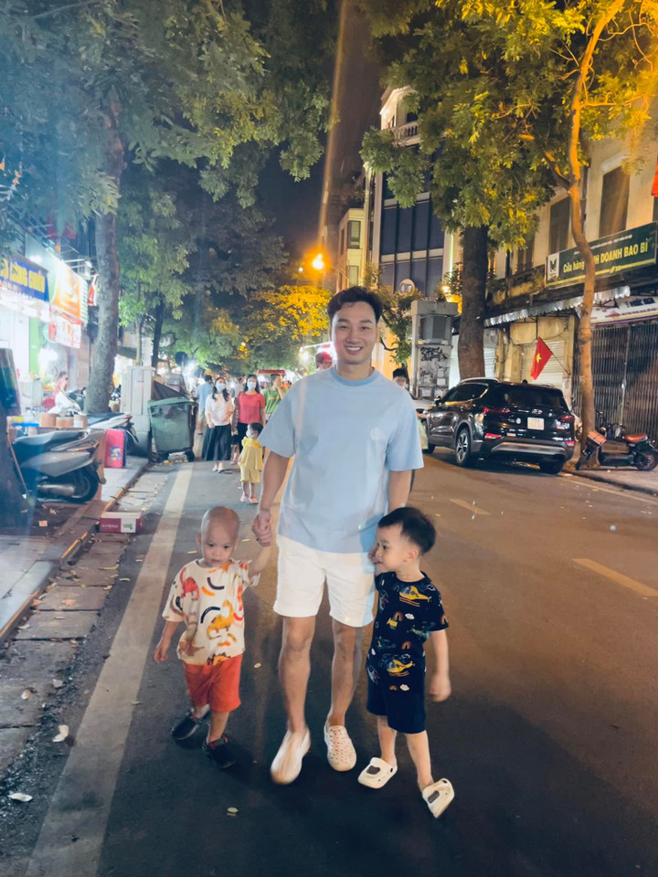 Sao Việt 7/9: Lệ Quyên sắm thêm nhẫn kim cương siêu to - 4