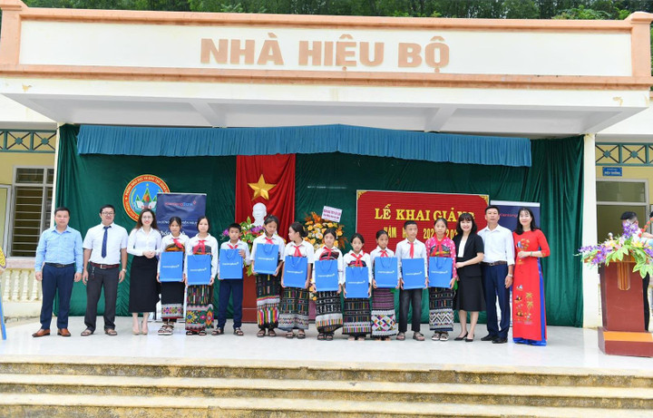 KienlongBank hỗ trợ công tác số hóa tại vùng sâu, vùng xa - 3