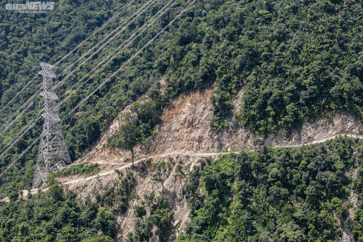 Hiểm họa sạt lở đất trong quá trình thi công đường điện Vũng Áng - Quảng Trạch - 7
