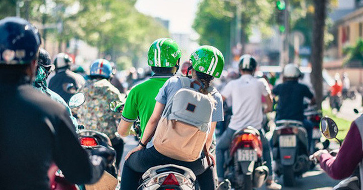 Giáo viên bán hàng online, chạy xe ôm công nghệ sau giờ lên lớp - 2