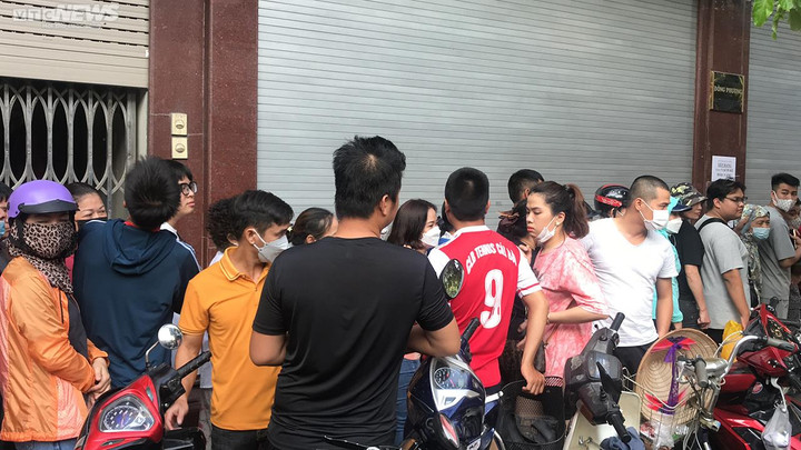 Ảnh: Người dân xếp hàng từ sáng sớm mua loại bánh Trung thu nức tiếng Hải Phòng - 4