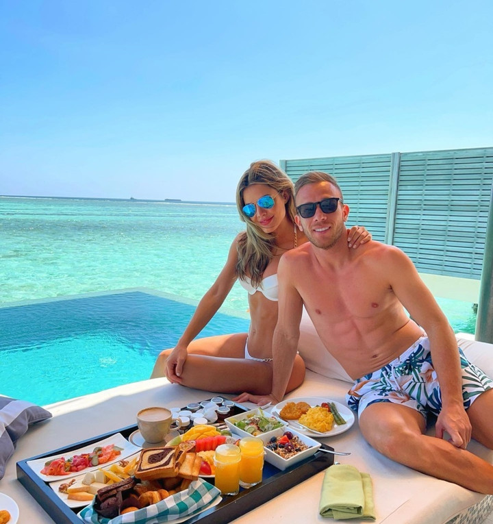 Ngắm nhan sắc tuyệt mỹ của bạn gái tân binh Liverpool - 8