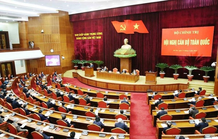 Khuyến khích cán bộ bị kỷ luật mà uy tín giảm sút tự nguyện từ chức - 1