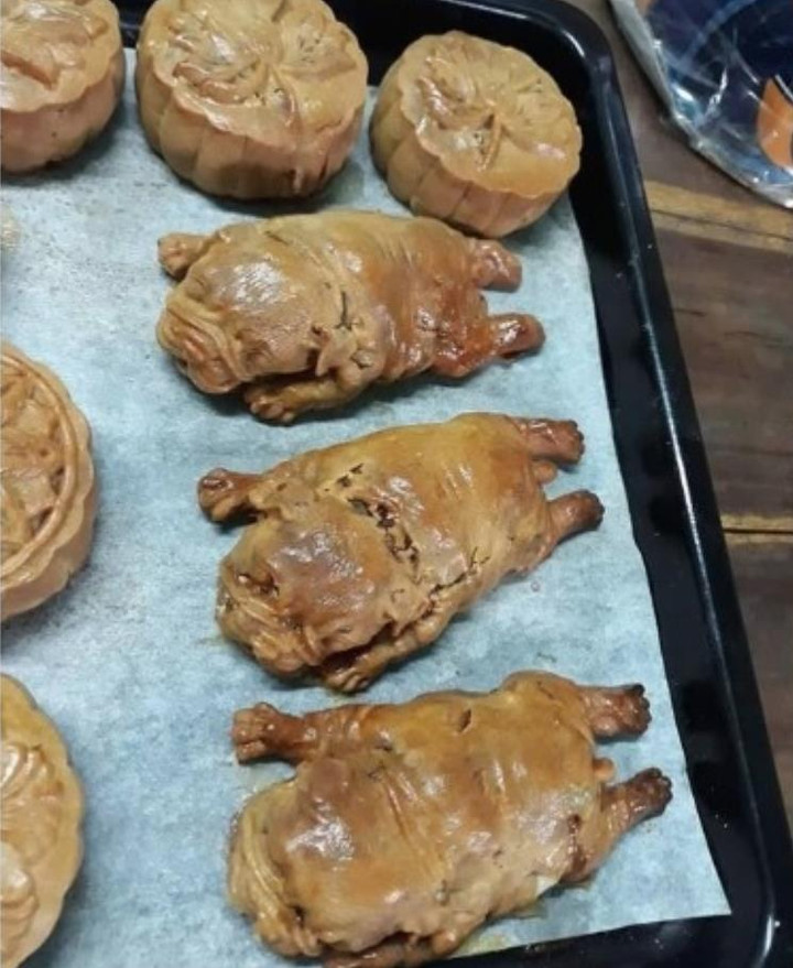 Giật mình với các màn vui đón trung thu lỡ mang nhầm 'phong cách rằm tháng 7' - 8