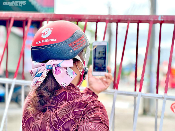 Ảnh: Một ngày sau vụ cháy quán karaoke ở Bình Dương - 12