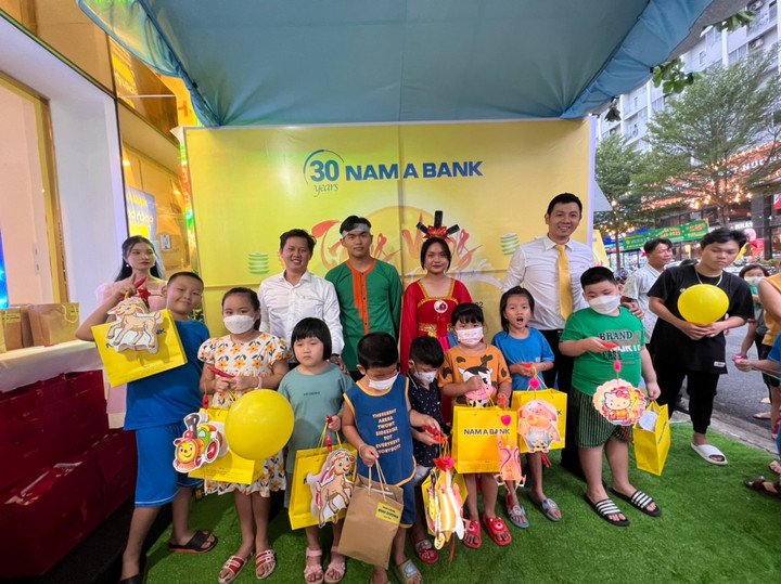 'Trăng vàng hạnh phúc': Mang yêu thương đến thiếu nhi - 2