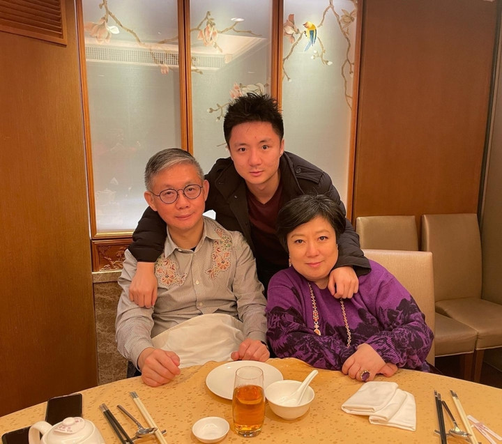 Nàng hậu lắm thị phi: Bị ‘ngã giá’ hơn 1 tỷ, đấu tố với 2 bố con đại gia - 5